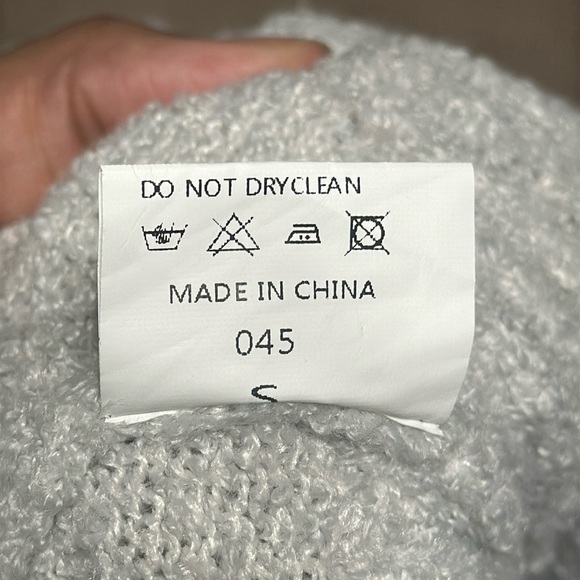 LILLUSORY Women’s Light Gray Crew Neck Oversized Sweater Size Small - Picture 6 of 6